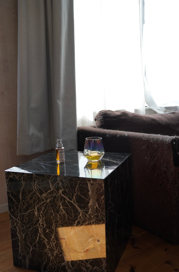 海外インテリア大理石調のサイドテーブル　カラーバリエーションあり 3枚目の画像