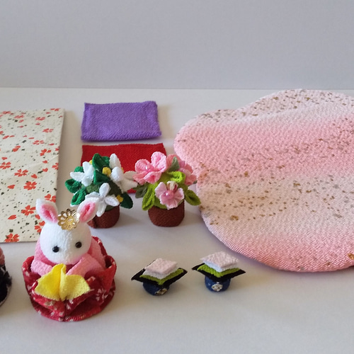 ひなまつり*つまみ細工*うさぎ雛*桜*橘*菱餅*桃ピンク台紙 ひなまつり*つまみ細工*うさぎ雛*桜*橘*菱餅*桃ピンク台紙