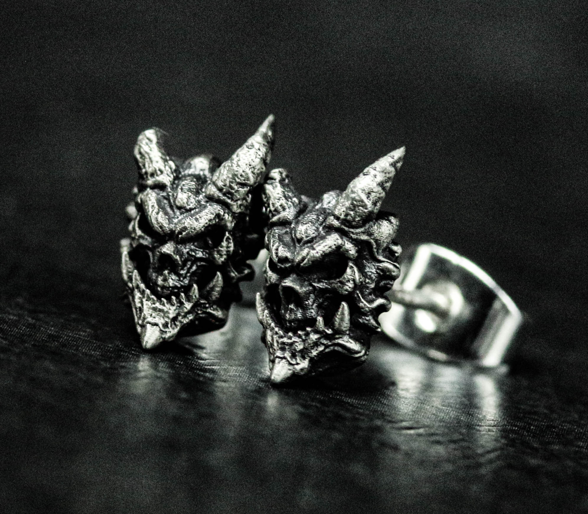 スターリングシルバーのPrajnaピアス スカルジュエリー Ruogui クリスマスプレゼント 変なシルバージュエリー