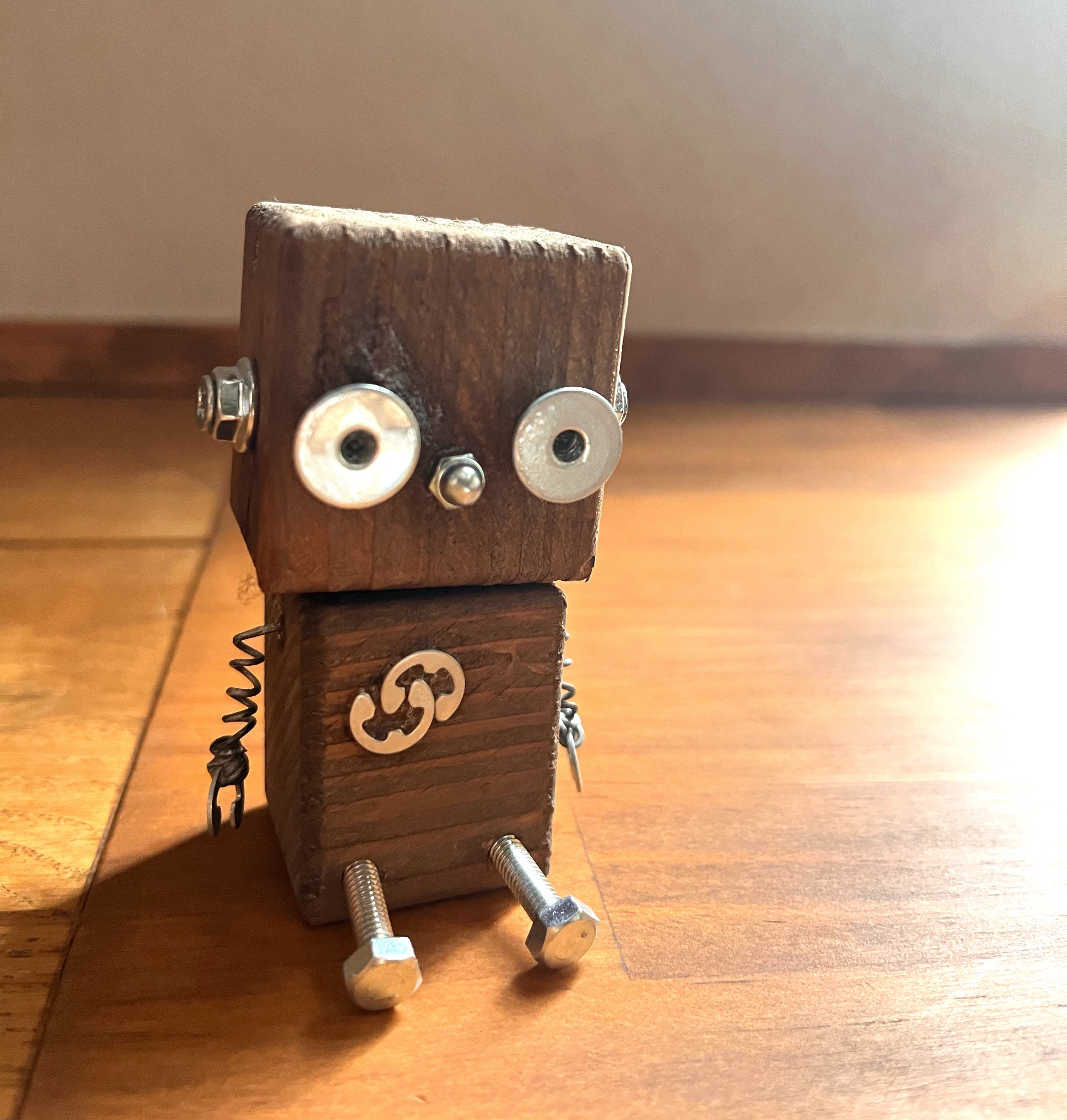 ログカラー手描きのレトロな木製の手の装飾品