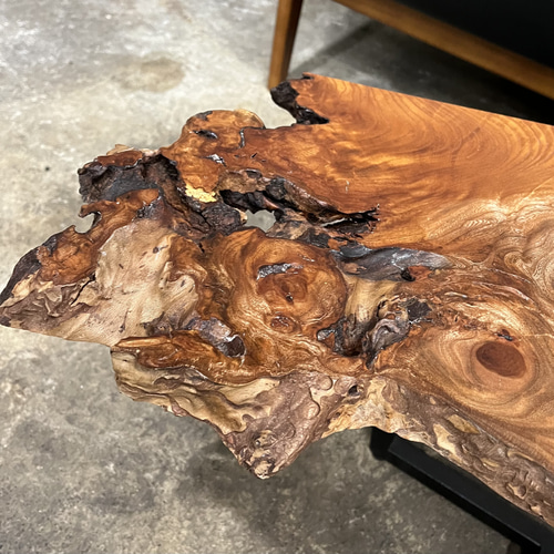 木目が美しい欅の一枚板ローテーブル ローテーブル・リビングテーブル