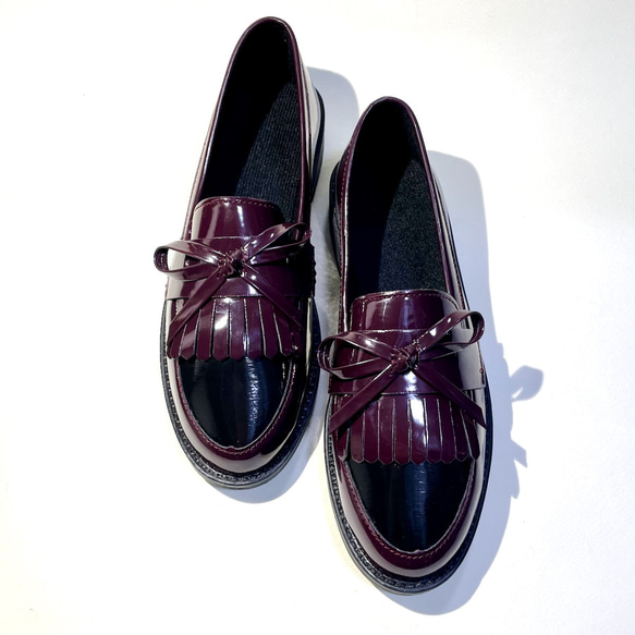 可愛精緻絲帶雙色絎縫樂福鞋（酒紅色 x 琺瑯黑）22.0 厘米至 25.5 厘米 第2張的照片