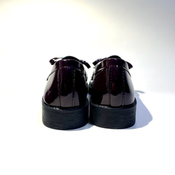 可愛精緻絲帶雙色絎縫樂福鞋（酒紅色 x 琺瑯黑）22.0 厘米至 25.5 厘米 第5張的照片