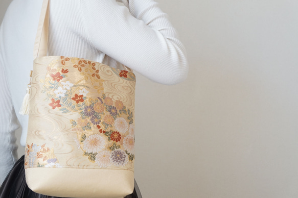 [花卉圖案金絲帶改造手提包/單肩包] 適合日常使用、婚禮、派對和日式服裝。 第2張的照片