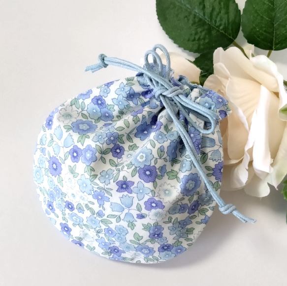 小サイズ》花柄の巾着ポーチ・ブルー ＃n381 巾着袋 natura-drop