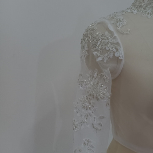 ボレロ 結婚式 レース スパンコール くるみボタン ハイネック M オフホワイト 上品 なくるみボタン ハイネック レースボレロ トップス