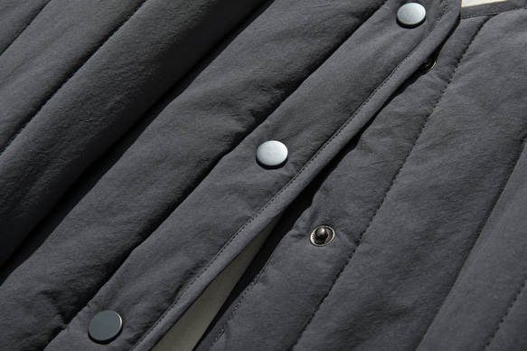 着るだけで旬顔　中綿　キルティングアウター　ショートコート　チャコールグレー　24A01-3 5枚目の画像