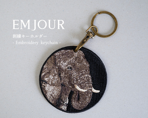 sale 30%off 価格変更　LOEWEゾウのキーホルダー小物入型 sale 30%off 価格変更 LOEWEゾウのキーホルダー小物入型 sale 30
