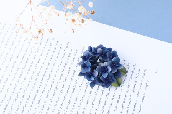 紫陽花 ー濃藍ー  革花リースブローチ･コサージュ/2024 6枚目の画像