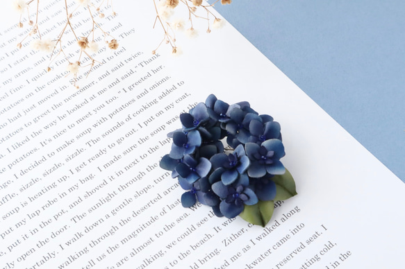 紫陽花 ー濃藍ー  革花リースブローチ･コサージュ/2024 4枚目の画像