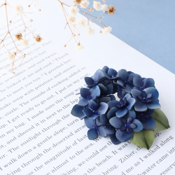 紫陽花 ー濃藍ー  革花リースブローチ･コサージュ/2024 7枚目の画像