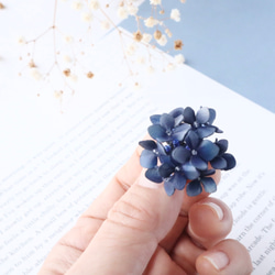 紫陽花 ー濃藍ー  革花フォーマルタックピン･ラペルピン/2024 4枚目の画像