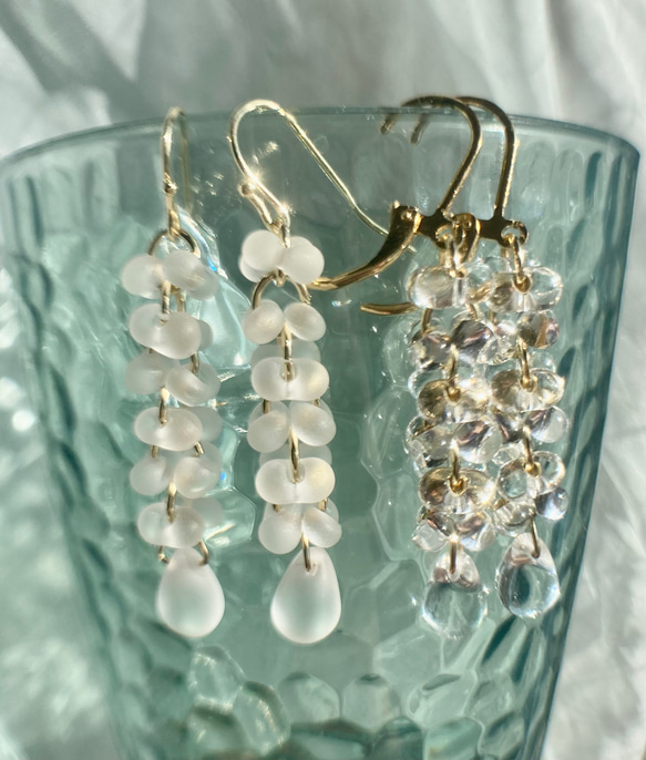 Snow White Cascade Earrings 碎磨毛玻璃耳環系列 第14張的照片