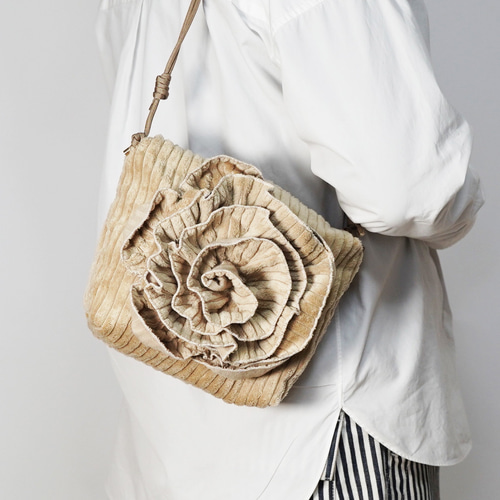 国産 】コーデュロイ太畝 フラワーモチーフ ショルダーバッグ