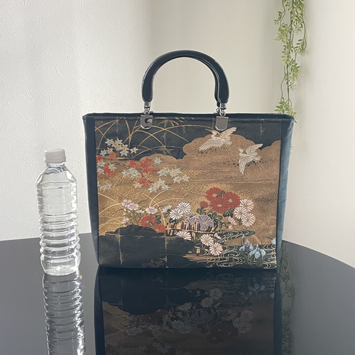 帯リメイクバッグ 本金箔 漆黒地に鶴と花々 綿入りふかふか和装