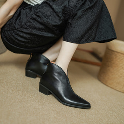 24 新款女用柔軟皮革鞋舒適時尚低跟短靴 22 公分-25 公分 #899⭐免運費⭐ 第8張的照片