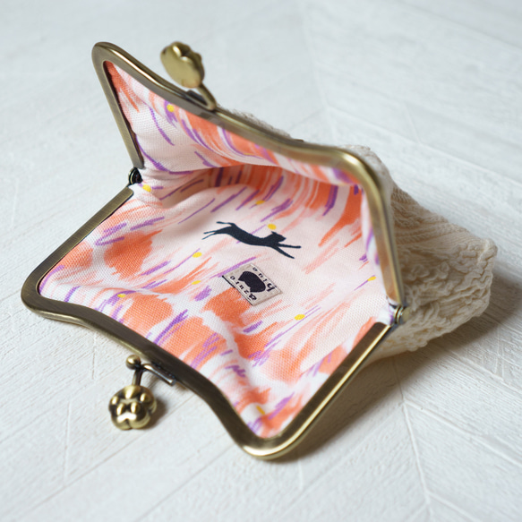 白猫・にゃんこ肉球のポーチ 3枚目の画像