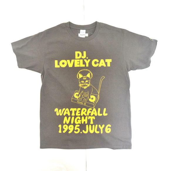猫ツアーT「DJ猫」（レコードワッペン）　チャコール　XLサイズ　22新色　WATERFALLオリジナル　生産数量限定品 1枚目の画像