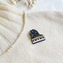 【Volf】ピアノ刺繍ブローチ⭐︎piano broach⭐︎プレゼントに 2枚目の画像