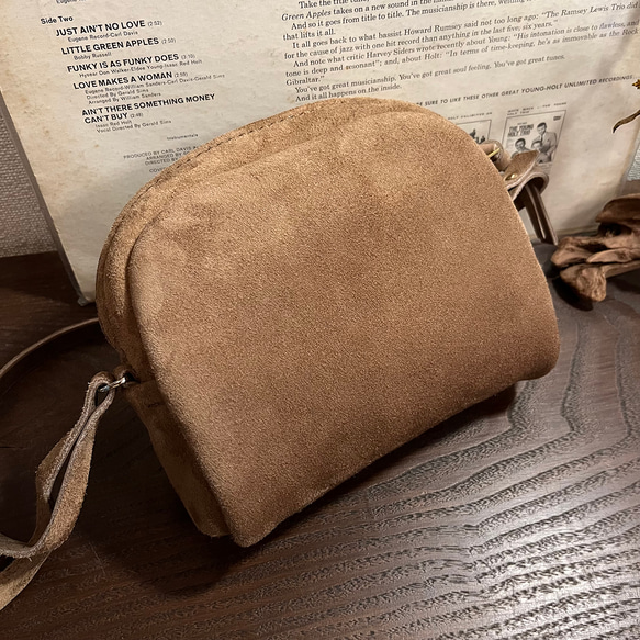 スエードバッグ　可愛いバッグ　カフェオレ色のバッグ　小さなバッグ　ハンドバッグ　クードゥーレザー／ Lot#172 8枚目の画像