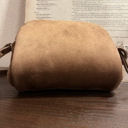 スエードバッグ　可愛いバッグ　カフェオレ色のバッグ　小さなバッグ　ハンドバッグ　クードゥーレザー／ Lot#172 9枚目の画像