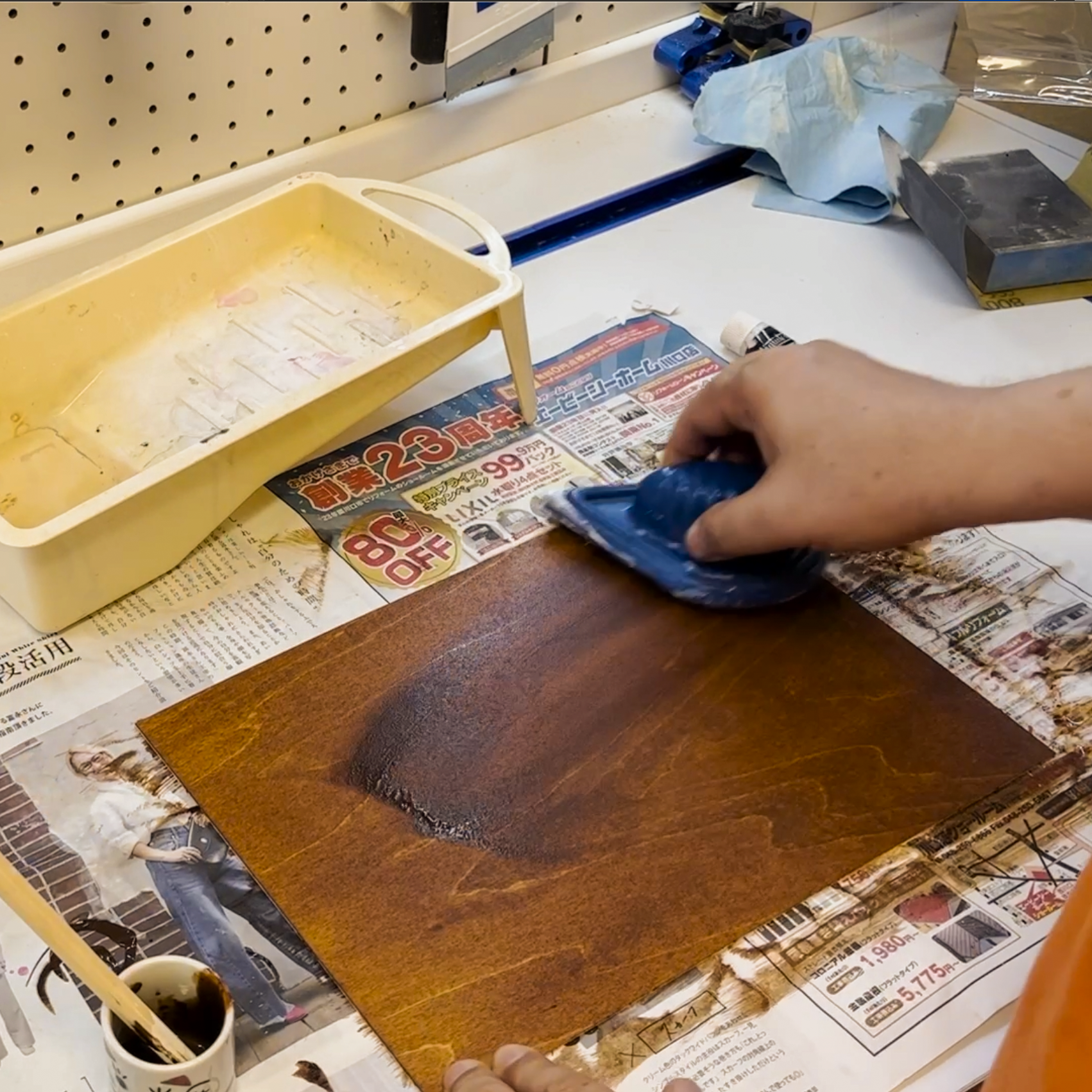 猫 の顔の掛け時計 （ ふくふく茶白 にゃんこ ）