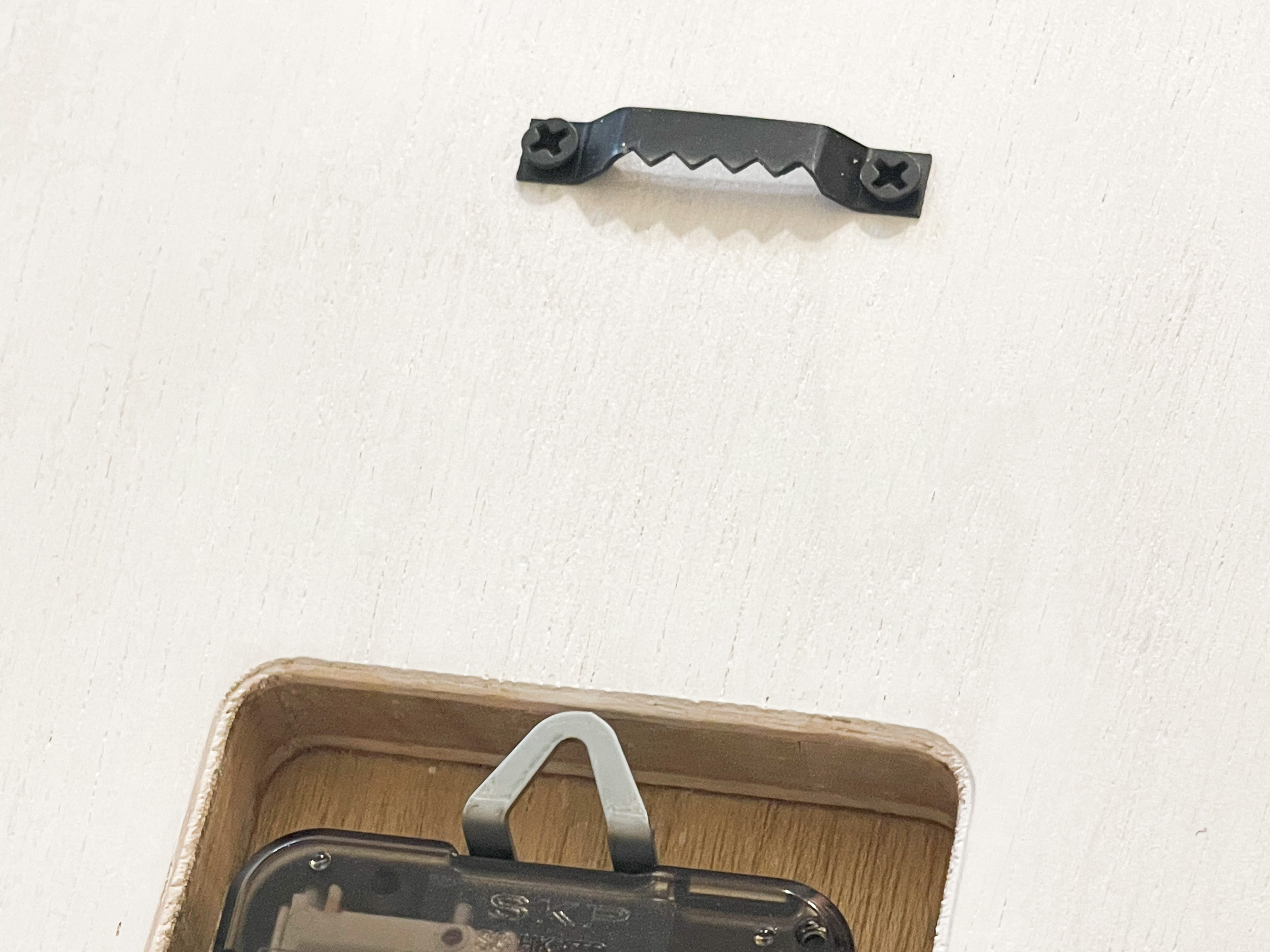 猫 の顔の掛け時計 （ ふくふく茶白 にゃんこ ）