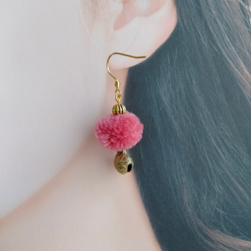 鈴付 ポンポン ピアス ふわふわ カラフル ピンク グリーン イエロー 
