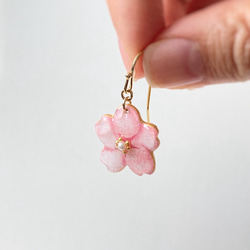 冬を乗り越え美しく咲く桜ピアス/イヤリング 5枚目の画像