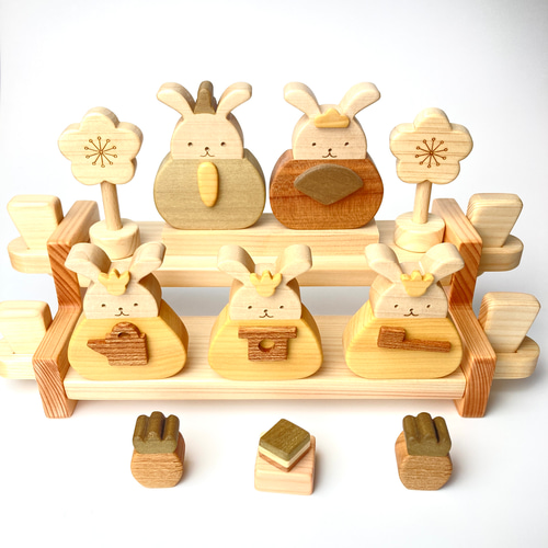 うさぎさんのひな人形 2段かざり コンパクトサイズに仕上げました