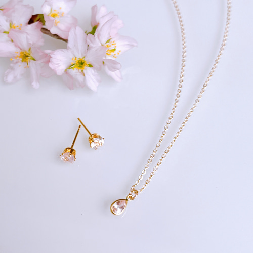 大人気】《4月誕生石》モルガナイト 桜 花びら ネックレス 14kgf