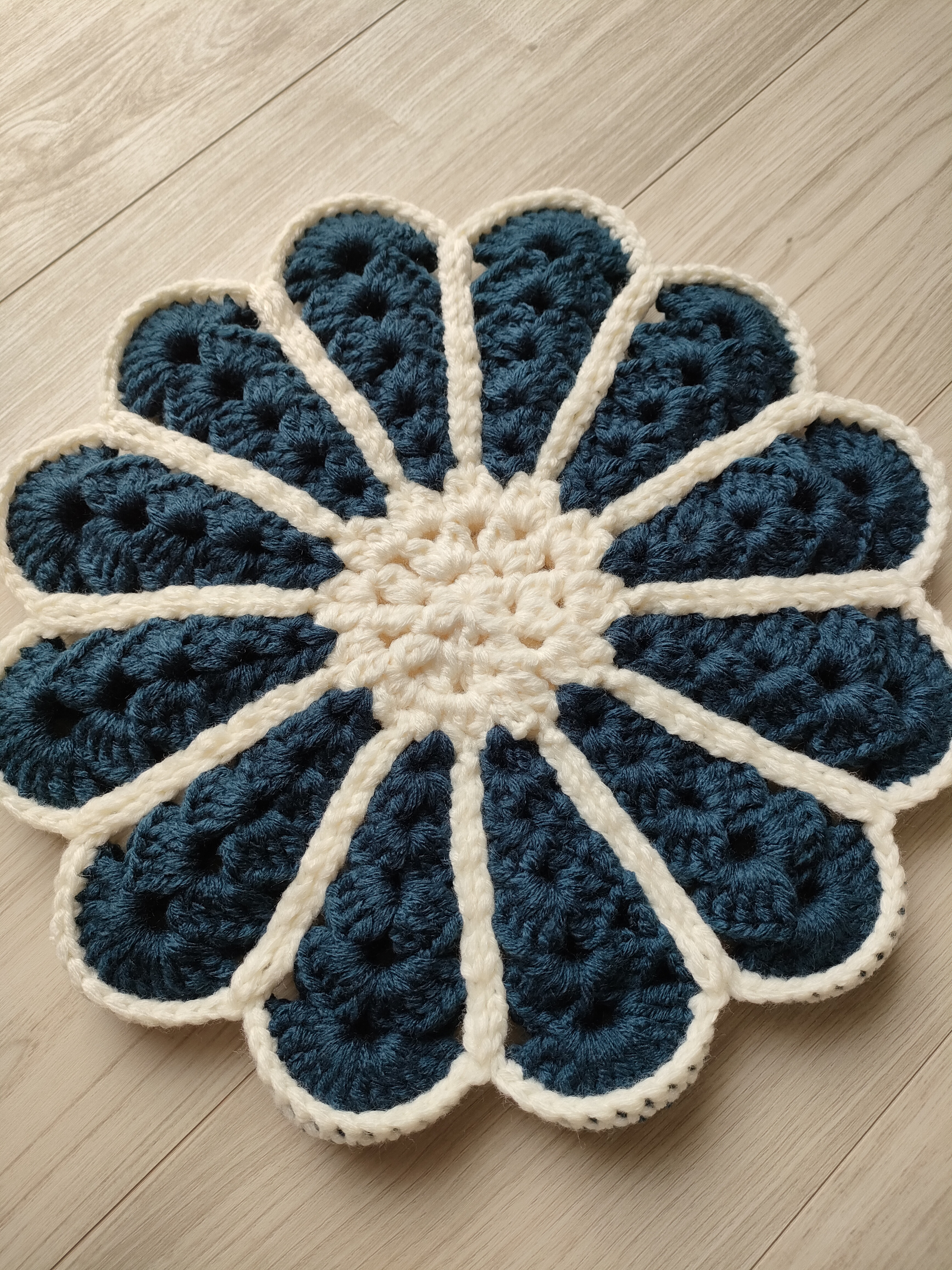 お花クッション　白青水色 c3-cushion28.jpg