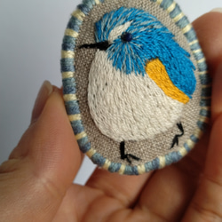 小鳥の刺繍ブローチ 3枚目の画像