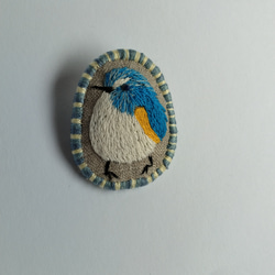 小鳥の刺繍ブローチ 6枚目の画像
