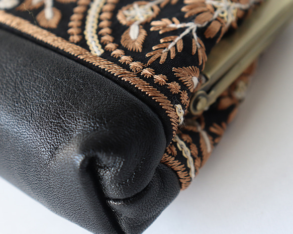 親子がま口財布・小物入れ　indian embroideryと牛革レザー　BLACK 4枚目の画像