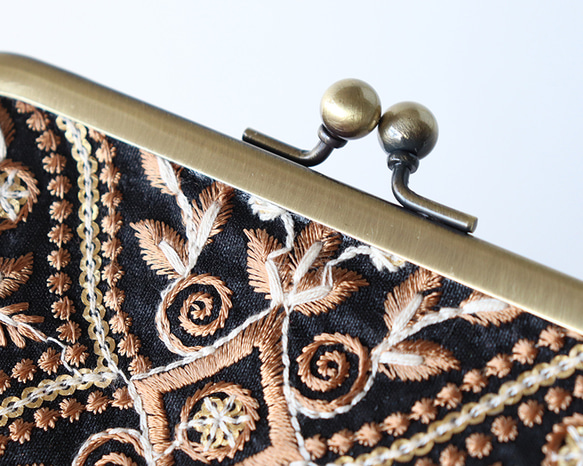 親子がま口財布・小物入れ　indian embroideryと牛革レザー　BLACK 3枚目の画像