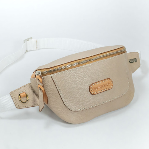 L＆KONDO レザー　ボディバッグ ベージュ　ウエストポーチ　未使用 送料無料/ シュリンクレザーボディバッグ/ウェストポーチ/ ワン