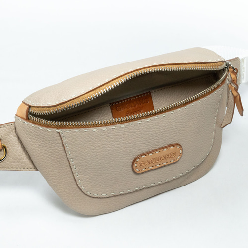 送料無料/ シュリンクレザーボディバッグ/ウェストポーチ/ ワン