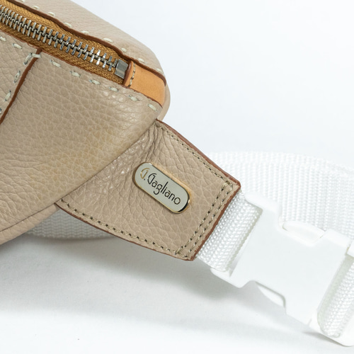 送料無料/ シュリンクレザーボディバッグ/ウェストポーチ/ ワン