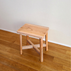 けやき一枚板スツール　椅子　サイドテーブル　花台　欅　無垢　自然　ナチュラル　天然 4枚目の画像