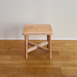けやき一枚板スツール　椅子　サイドテーブル　花台　欅　無垢　自然　ナチュラル　天然 3枚目の画像