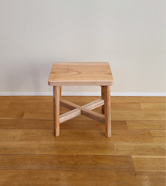 けやき一枚板スツール　椅子　サイドテーブル　花台　欅　無垢　自然　ナチュラル　天然 3枚目の画像