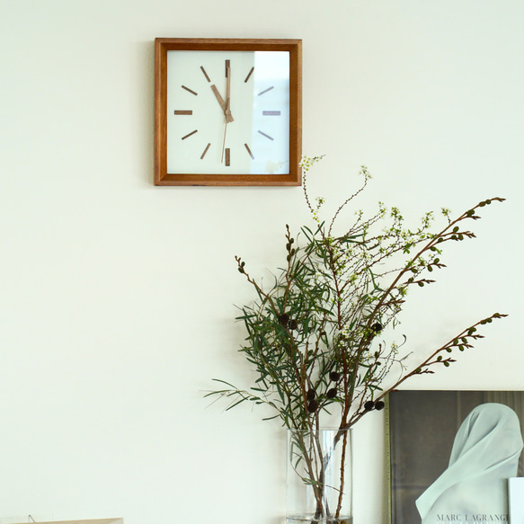 掛け時計・置き時計兼用 – 静かなクオーツ連続秒針と洗練されたデザイン 桜木細工 モダン 8枚目の画像