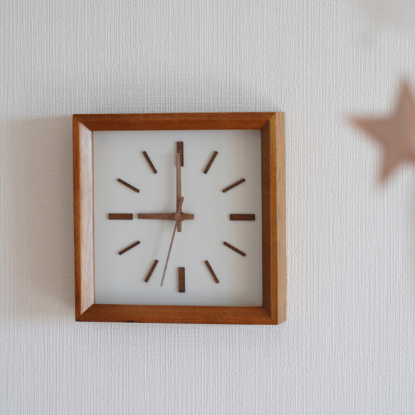 掛け時計・置き時計兼用 – 静かなクオーツ連続秒針と洗練されたデザイン 桜木細工 モダン 5枚目の画像