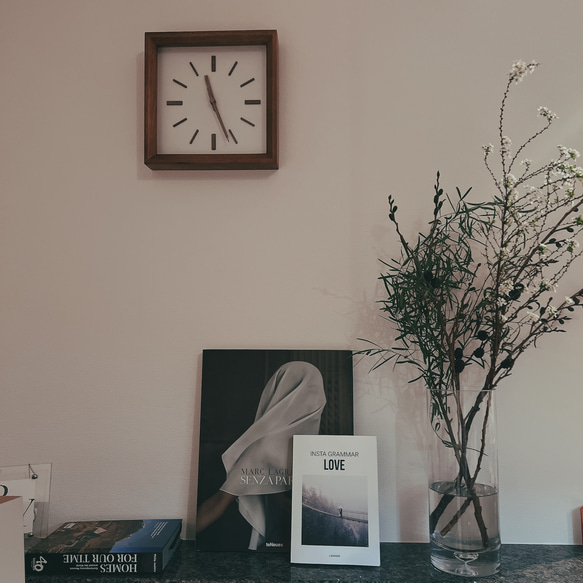 掛け時計・置き時計兼用 – 静かなクオーツ連続秒針と洗練されたデザイン 桜木細工 モダン 6枚目の画像