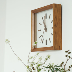 掛け時計・置き時計兼用 – 静かなクオーツ連続秒針と洗練されたデザイン 桜木細工 モダン 1枚目の画像