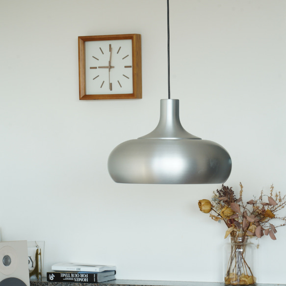 掛け時計・置き時計兼用 – 静かなクオーツ連続秒針と洗練されたデザイン 桜木細工 モダン 3枚目の画像