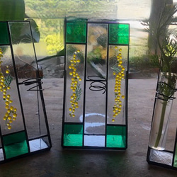 ミモザの一輪挿し2　ステンドグラス　ヒュージングガラス　春の新作　生活の彩り　癒しのグッズ　インテリア 4枚目の画像
