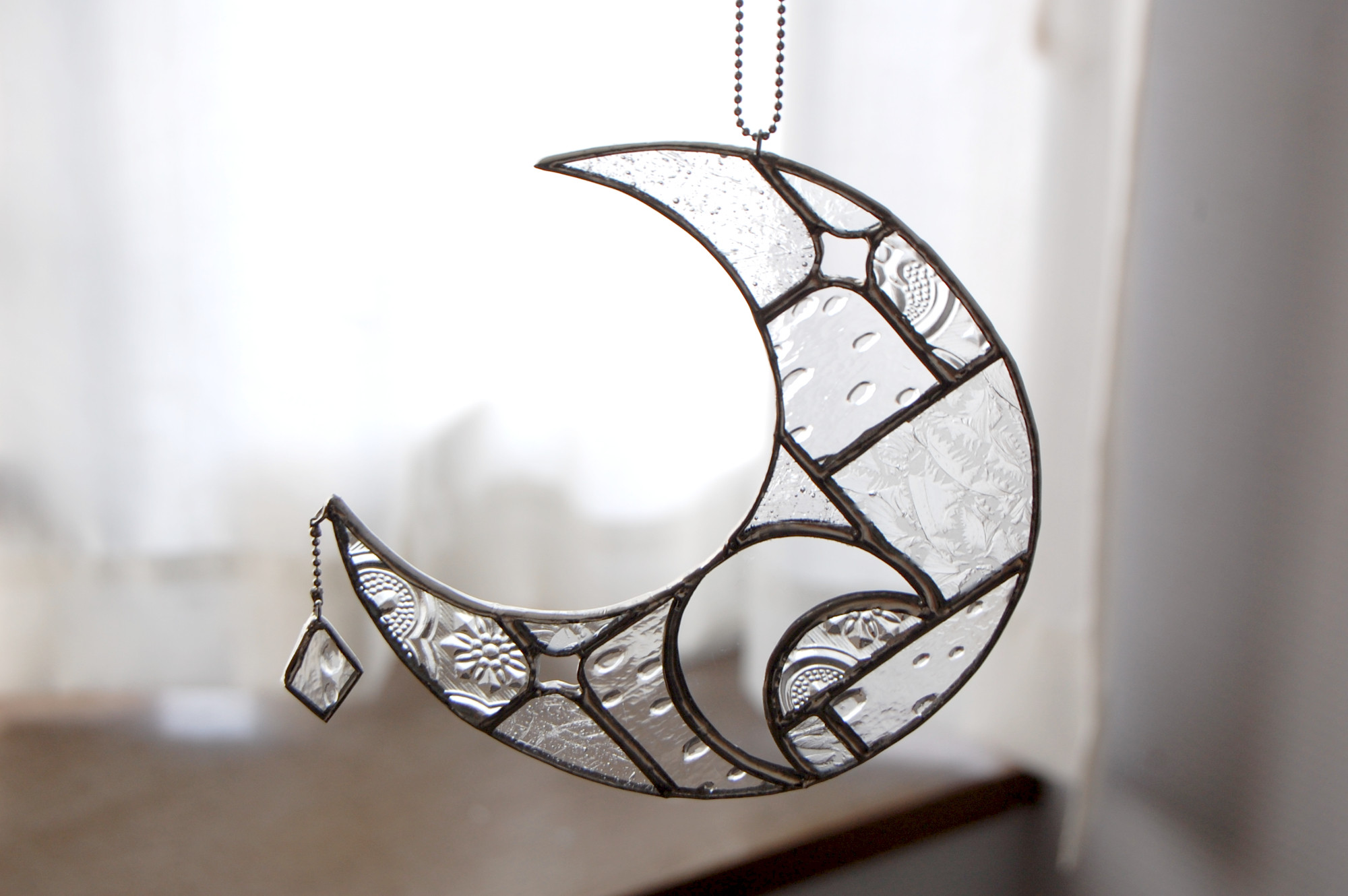 三日月のオーナメントCL1　ステンドグラス