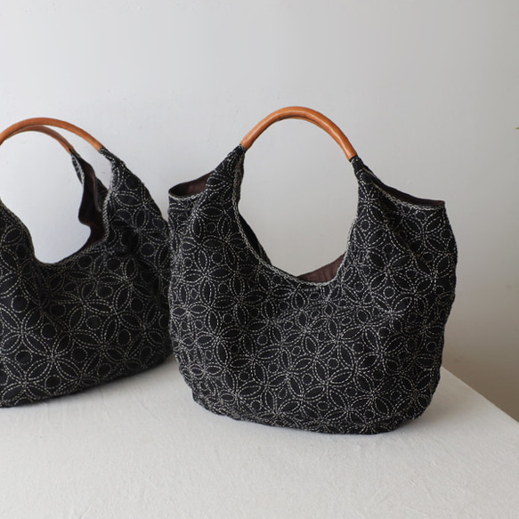 母の日ＳＡＬＥ　黒リネン生地に木綿白糸を刺し子 刺繍　花七宝繋ぎ　トート バッグ 2way 鞄　 Z99B 11枚目の画像